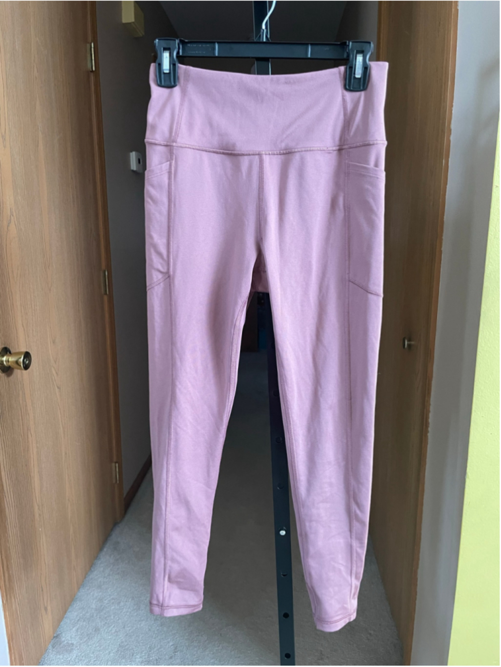 Women's Victoria's Secret Leggings Size 8 Pink
